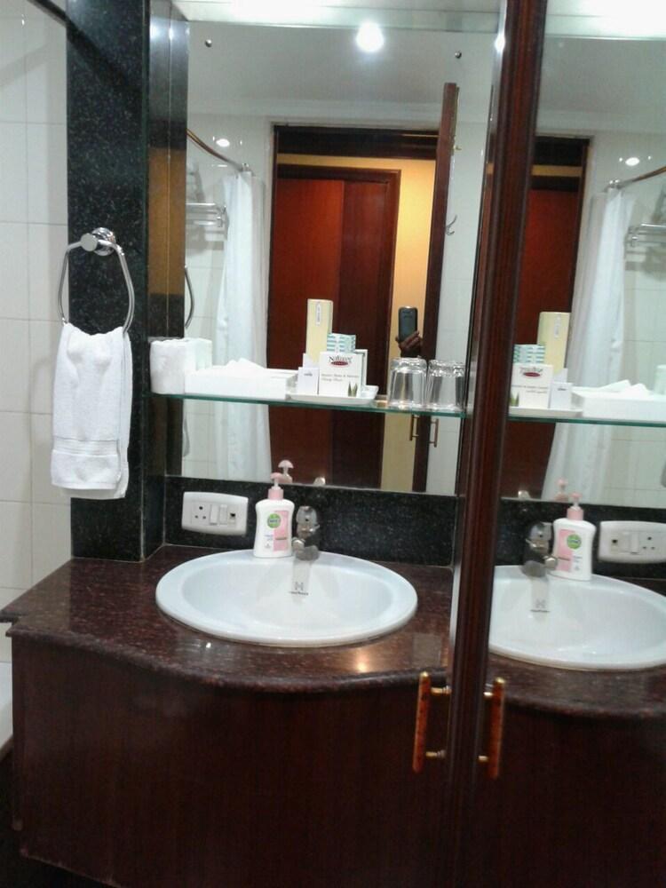 होटल Ritz Plaza