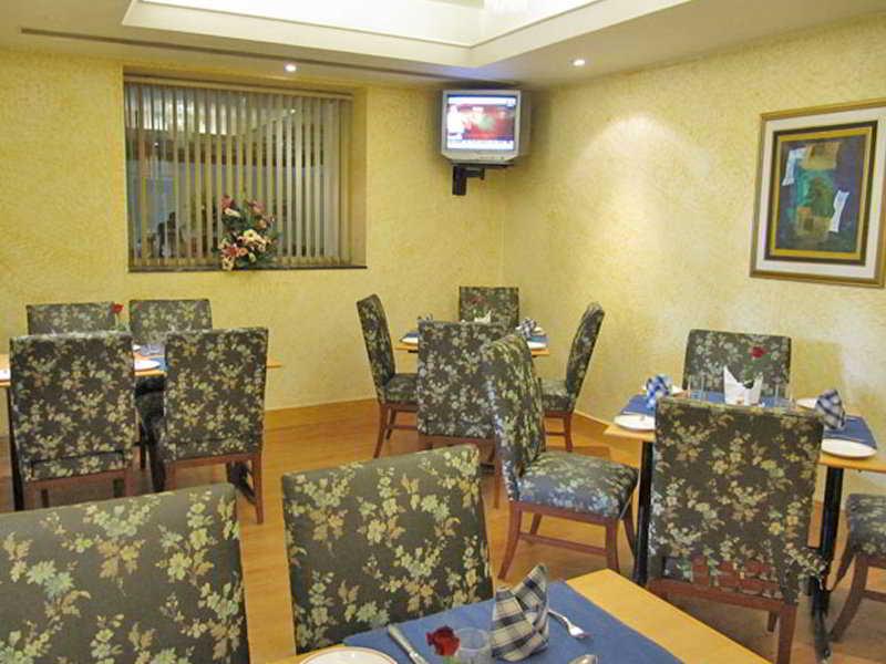 होटल Ritz Plaza 4*