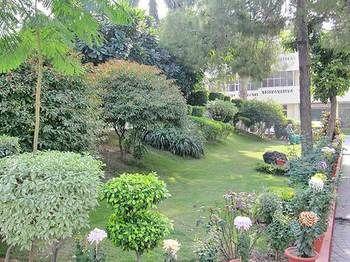 Ritz Plaza होटल