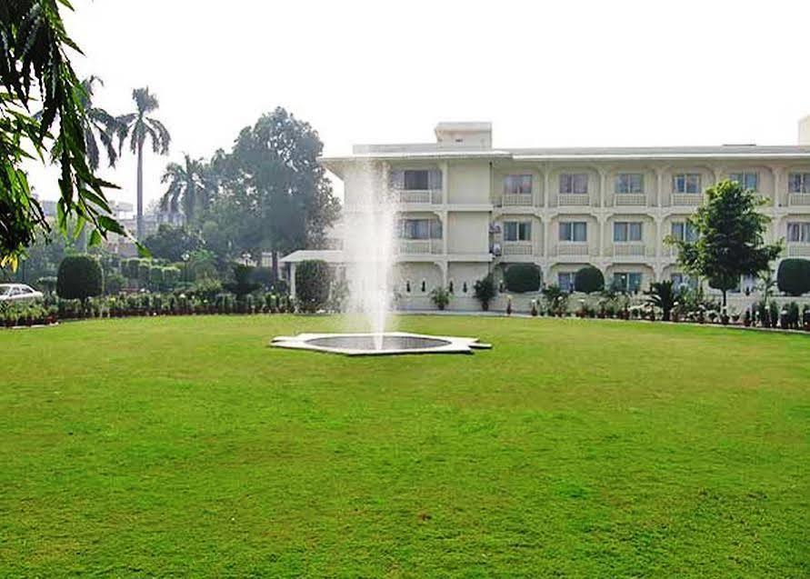 होटल Ritz Plaza 4*